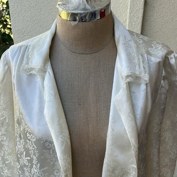 Vintage Christian Dior authentic rare ‘50’s satin robe made exclusively for Saks - Picture 3 of 16
